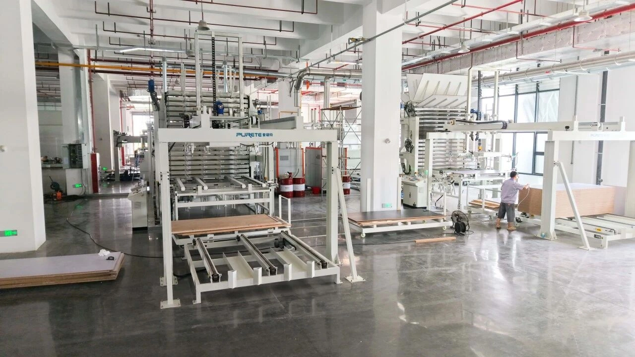 Short cycle press line for decorative panels